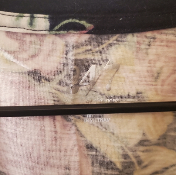 Maurices 24/7 Milan sleeveless tee - Picture 2 of 2